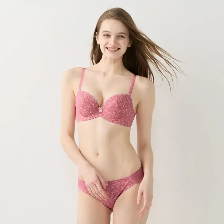 【WEB限定】トリンプ すっきりスムースブラ ブラ＆ショーツセット, ピンク, model image number 2