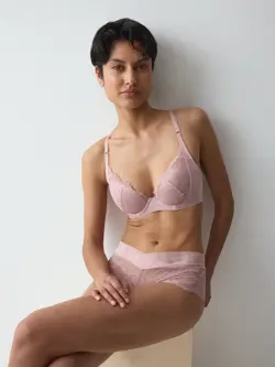 LOVE IN LACE