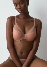 TRIUMPH SIGNATURE SHEER