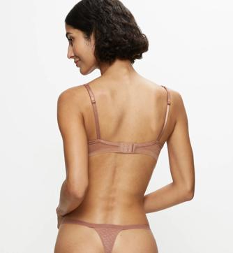 TRIUMPH SIGNATURE SHEER