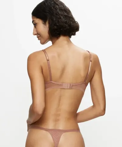 TRIUMPH SIGNATURE SHEER