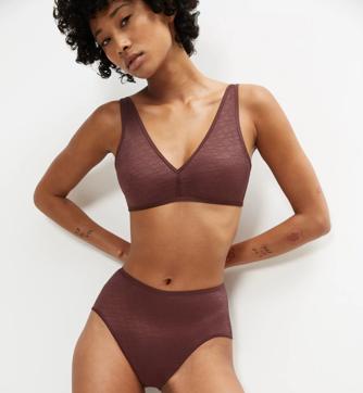 TRIUMPH SIGNATURE SHEER