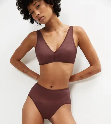 TRIUMPH SIGNATURE SHEER