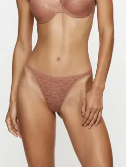 TRIUMPH SIGNATURE SHEER