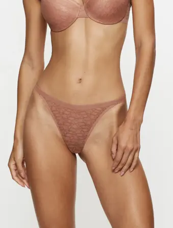 TRIUMPH SIGNATURE SHEER