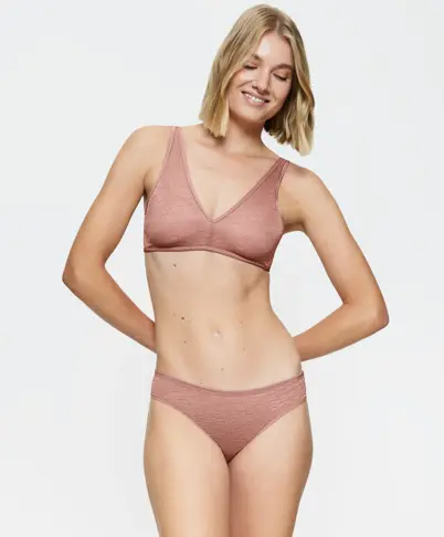 TRIUMPH SIGNATURE SHEER