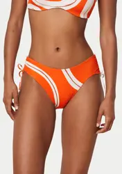 SUMMER ALLURE