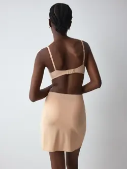 BODY MAKE-UP