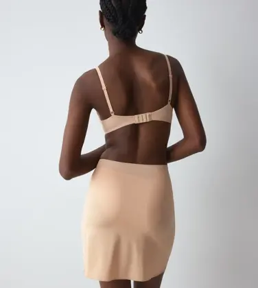 BODY MAKE-UP