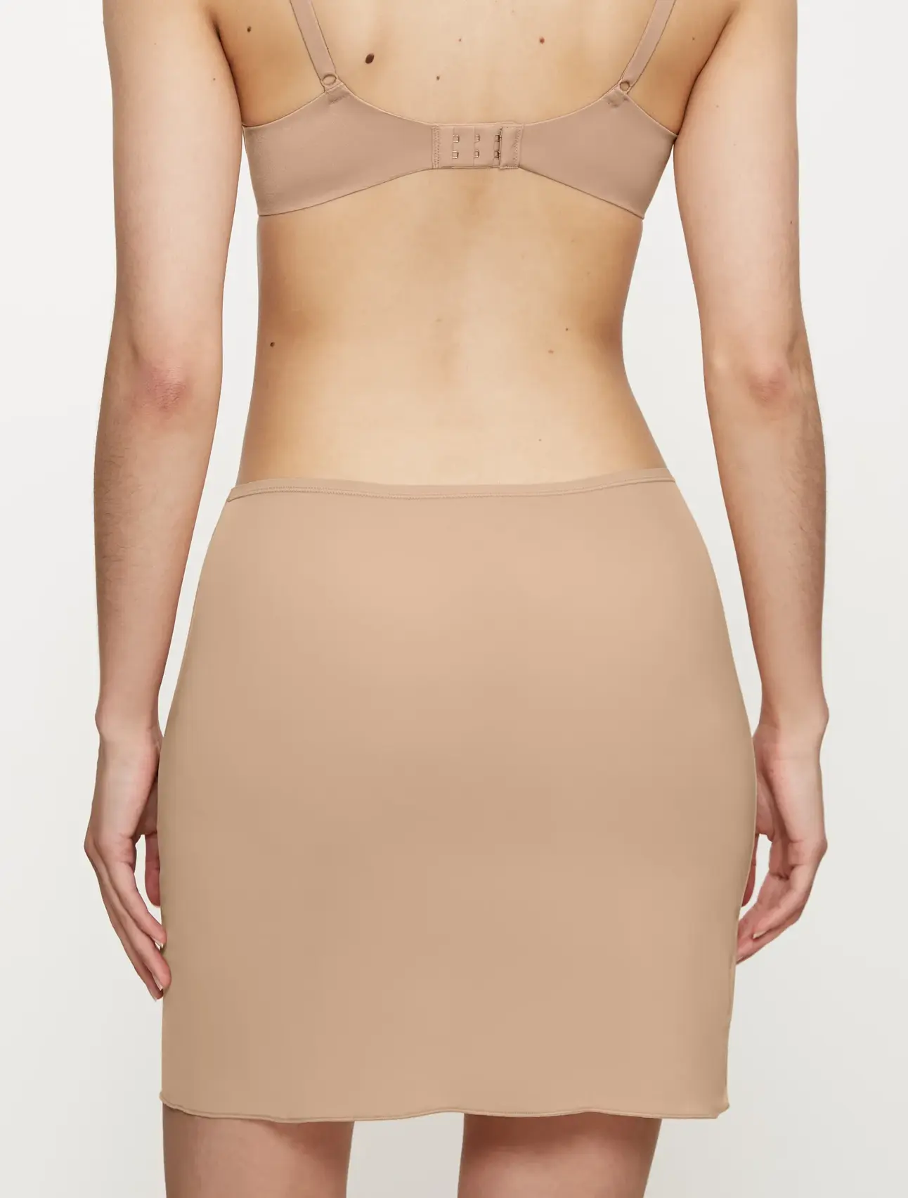 BODY MAKE-UP T