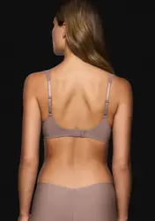 BODY MAKE-UP ILLUSION