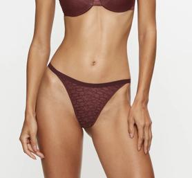 TRIUMPH SIGNATURE SHEER