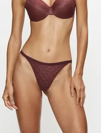 TRIUMPH SIGNATURE SHEER