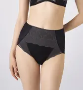 ゴールドレーベル バイ トリンプ4008 はきこみ深めショーツ, ブラック, model