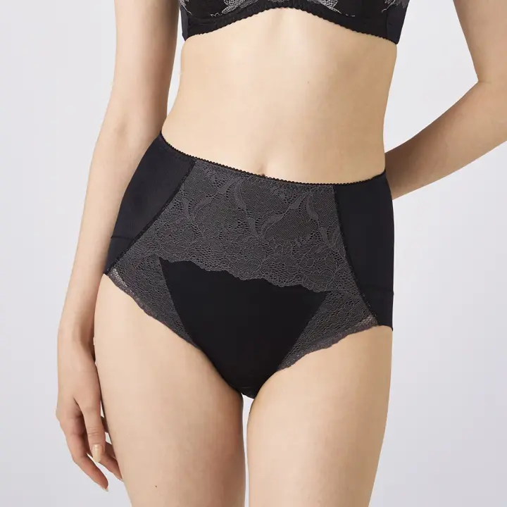 ゴールドレーベル バイ トリンプ4008 はきこみ深めショーツ, ブラック, model image number 0