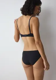 BODY MAKE-UP ESSENTIALS