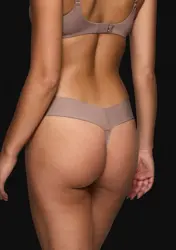 BODY MAKE-UP ILLUSION
