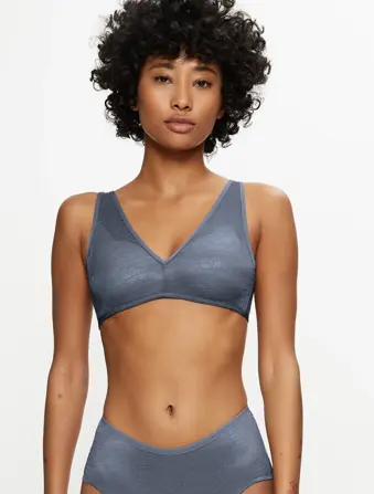 TRIUMPH SIGNATURE SHEER