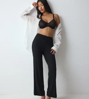 TRIUMPH SIGNATURE SHEER