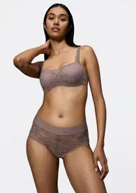 BODY MAKE-UP ILLUSION LACE
