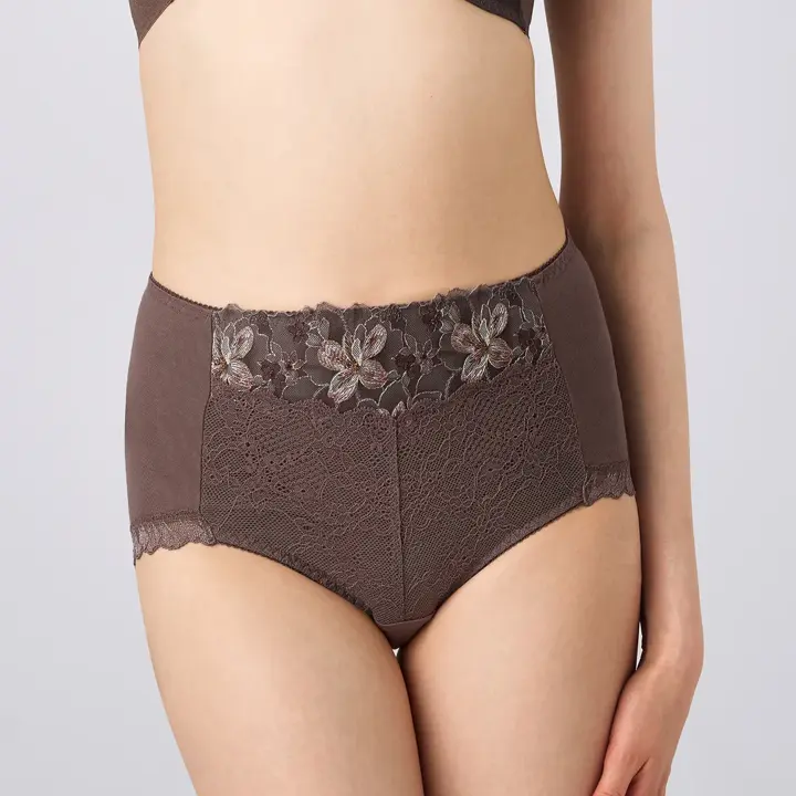 天使のブラ 魔法のハリ感636 はきこみ深めショーツ, ブラウン, model image number 0