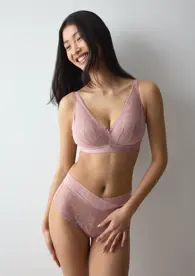 LOVE IN LACE