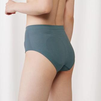 SO COMFORTABLE7610 はきこみ深めショーツ, ブルー, model image number 1