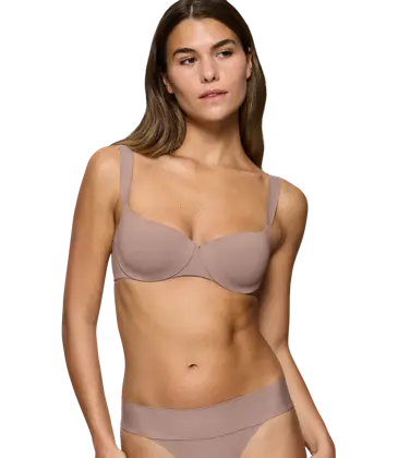 BODY MAKE-UP ILLUSION