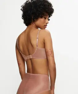 TRIUMPH SIGNATURE SHEER