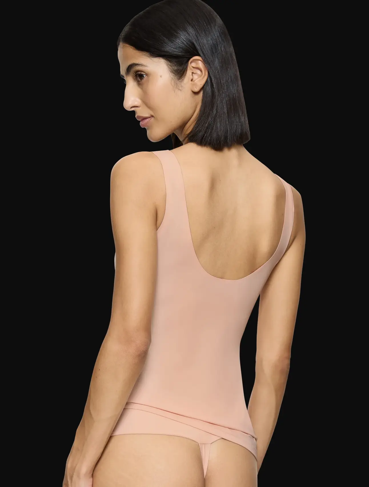 BODY MAKE-UP ILLUSION