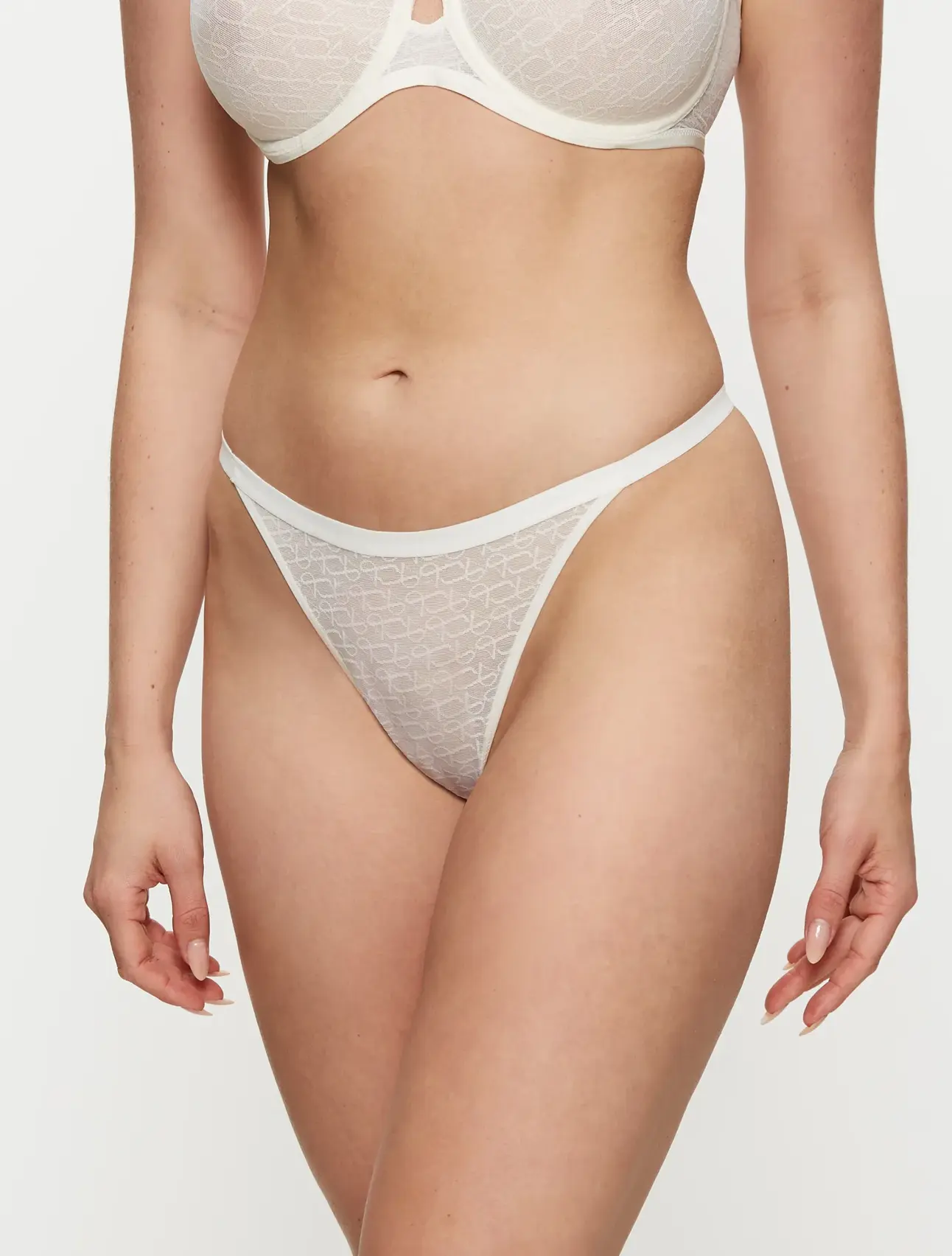 TRIUMPH SIGNATURE SHEER