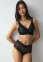 LOVE IN LACE