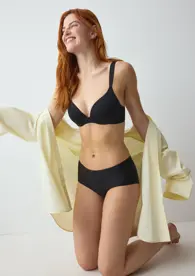 BODY MAKE-UP ILLUSION