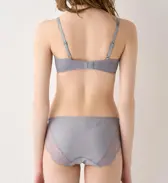 フロラーレ バイ トリンプ017 ブラジャー(パッドなし)【一部カラーSALE】, ブラック, model image number 2