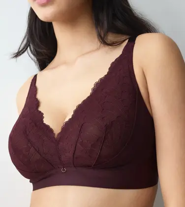 LOVE IN LACE