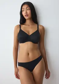 BODY MAKE-UP ESSENTIALS