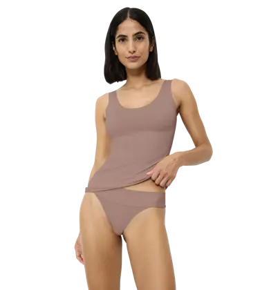BODY MAKE-UP ILLUSION