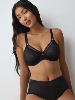 TRIUMPH SIGNATURE SHEER