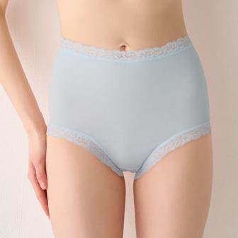 SO NATURAL7120 はきこみ深めショーツ【一部カラーSALE】, ブルー, model