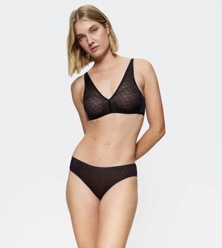 TRIUMPH SIGNATURE SHEER