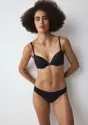 BODY MAKE-UP ESSENTIALS