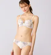 【WEB限定】美胸ソフトブラ クラッシーペタルズ ブラ＆ショーツセット, ホワイト, model image number 2