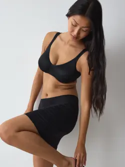 BODY MAKE-UP