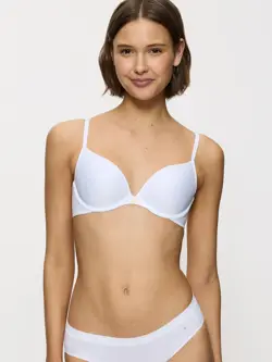 BODY MAKE-UP ESSENTIALS