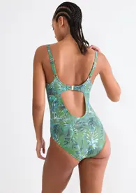 SUMMER ALLURE
