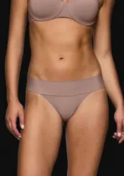 BODY MAKE-UP ILLUSION