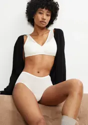 TRIUMPH SIGNATURE SHEER