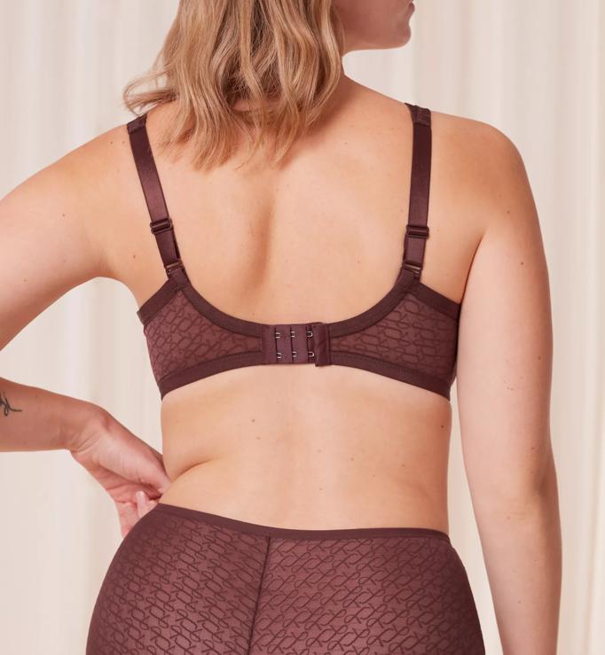 TRIUMPH SIGNATURE SHEER