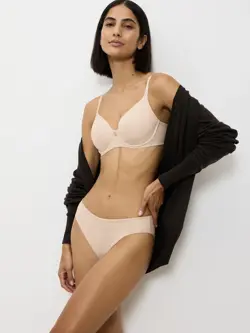BODY MAKE-UP ESSENTIALS