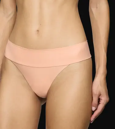 BODY MAKE-UP ILLUSION